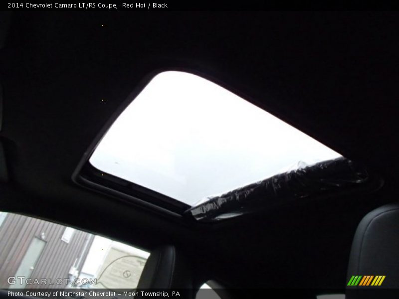 Sunroof of 2014 Camaro LT/RS Coupe