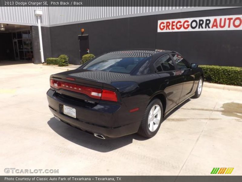 Pitch Black / Black 2013 Dodge Charger SE