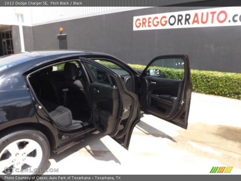 Pitch Black / Black 2013 Dodge Charger SE