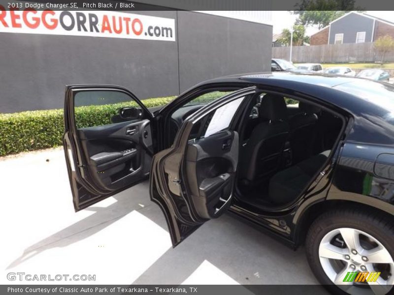Pitch Black / Black 2013 Dodge Charger SE