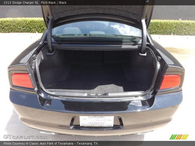 Pitch Black / Black 2013 Dodge Charger SE