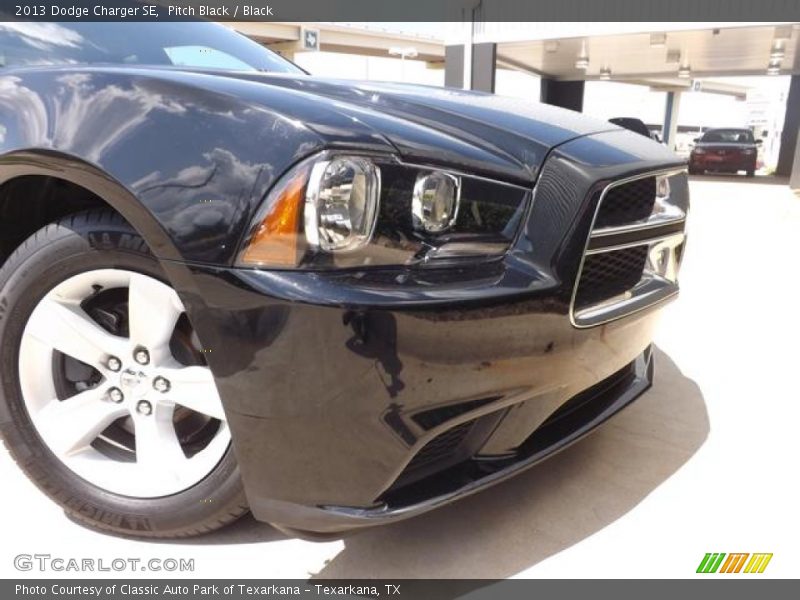Pitch Black / Black 2013 Dodge Charger SE