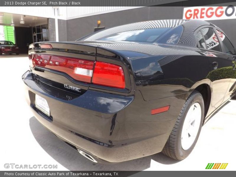 Pitch Black / Black 2013 Dodge Charger SE