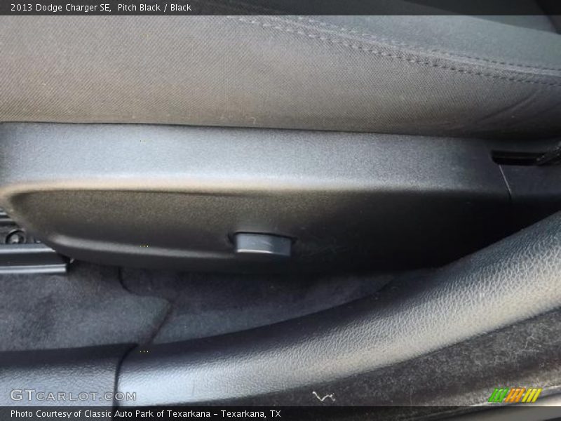 Pitch Black / Black 2013 Dodge Charger SE