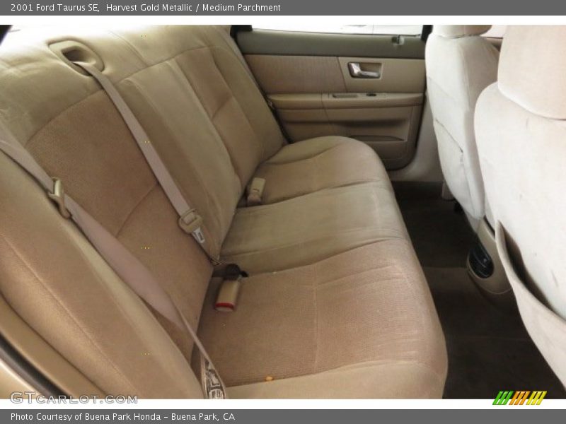 Harvest Gold Metallic / Medium Parchment 2001 Ford Taurus SE
