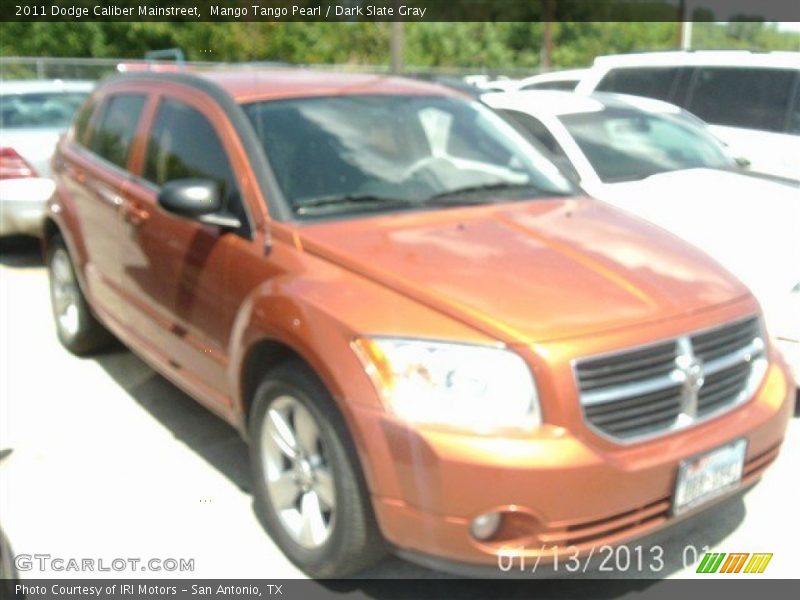 Mango Tango Pearl / Dark Slate Gray 2011 Dodge Caliber Mainstreet