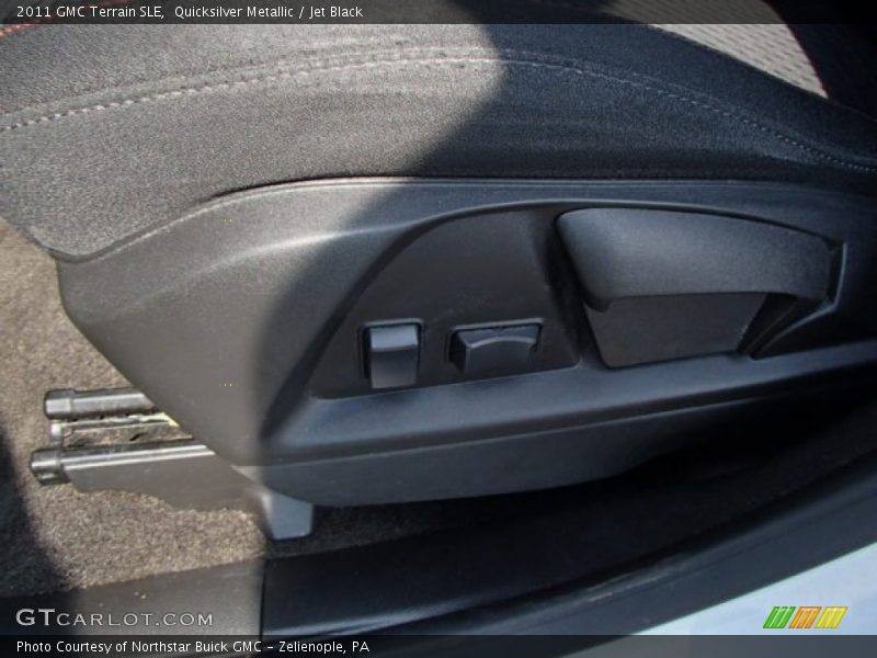 Quicksilver Metallic / Jet Black 2011 GMC Terrain SLE