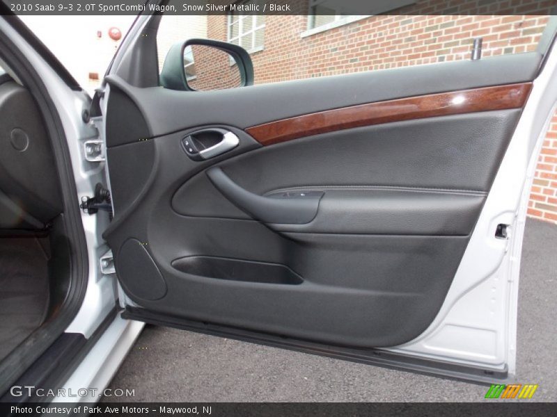 Door Panel of 2010 9-3 2.0T SportCombi Wagon