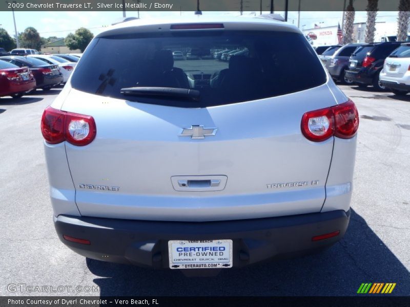 Silver Ice Metallic / Ebony 2009 Chevrolet Traverse LT