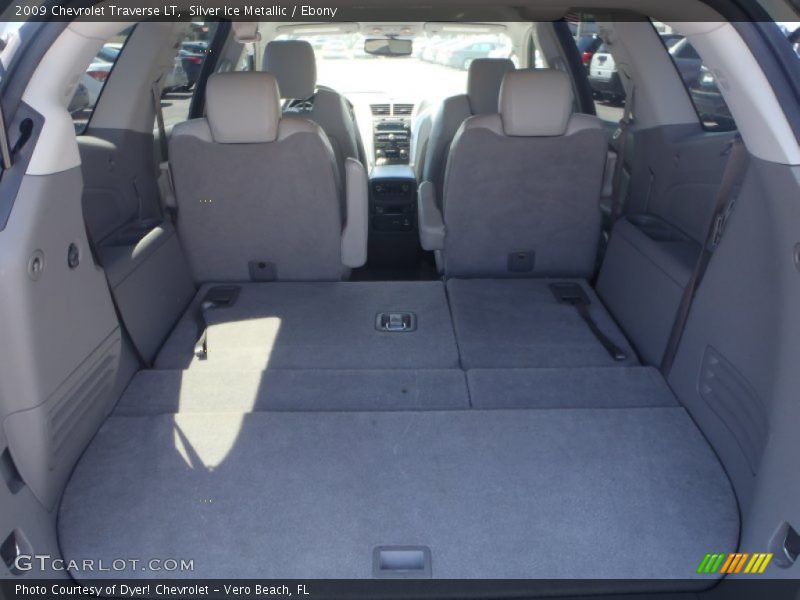 Silver Ice Metallic / Ebony 2009 Chevrolet Traverse LT