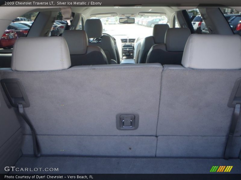 Silver Ice Metallic / Ebony 2009 Chevrolet Traverse LT