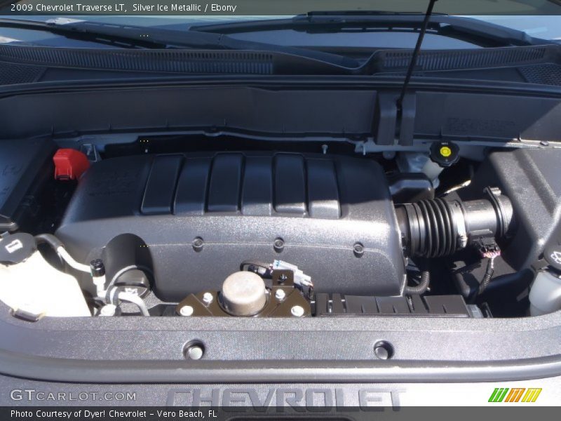 Silver Ice Metallic / Ebony 2009 Chevrolet Traverse LT