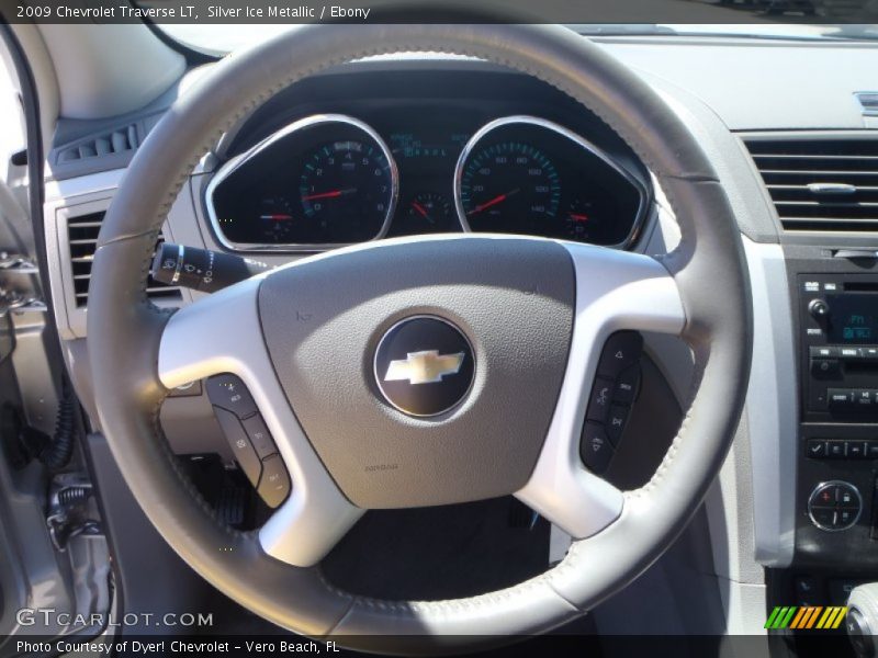 Silver Ice Metallic / Ebony 2009 Chevrolet Traverse LT