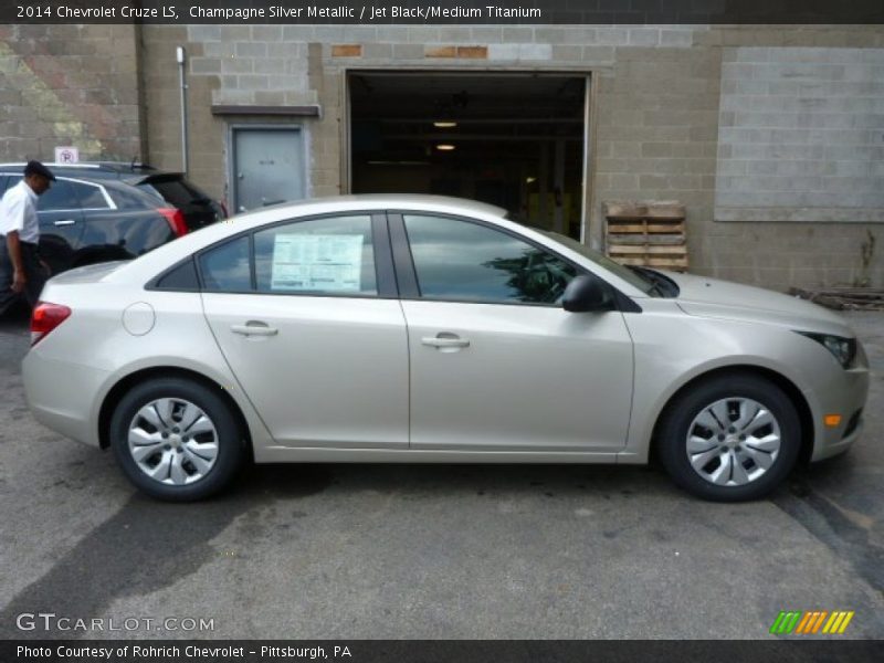 Champagne Silver Metallic / Jet Black/Medium Titanium 2014 Chevrolet Cruze LS