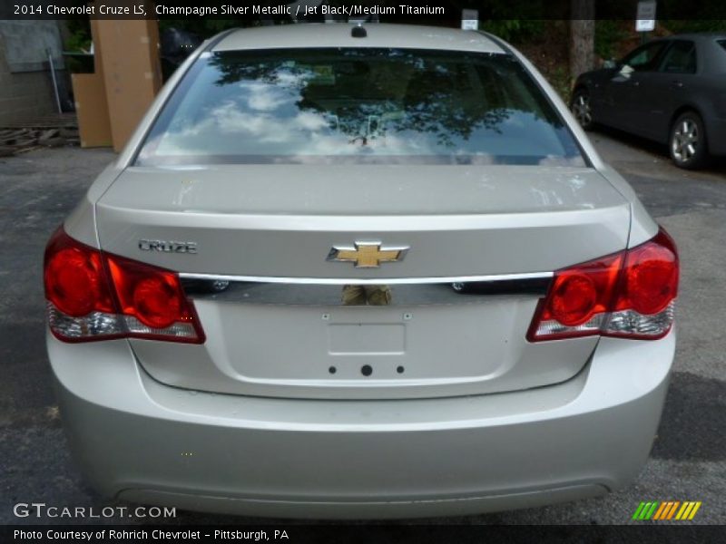 Champagne Silver Metallic / Jet Black/Medium Titanium 2014 Chevrolet Cruze LS