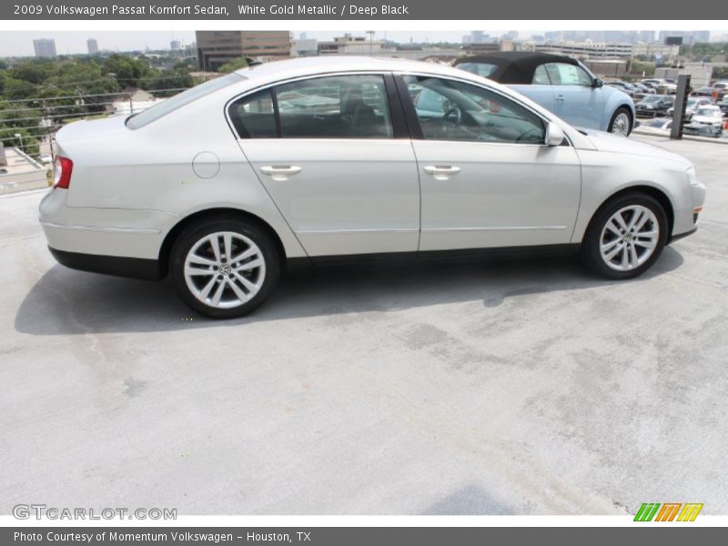 White Gold Metallic / Deep Black 2009 Volkswagen Passat Komfort Sedan