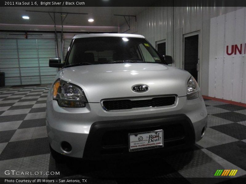 Bright Silver / Black Cloth 2011 Kia Soul 1.6