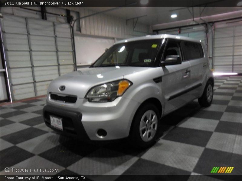 Bright Silver / Black Cloth 2011 Kia Soul 1.6