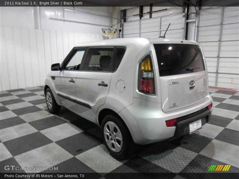 Bright Silver / Black Cloth 2011 Kia Soul 1.6
