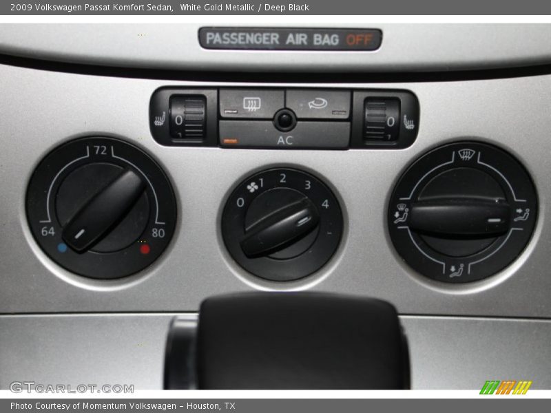 White Gold Metallic / Deep Black 2009 Volkswagen Passat Komfort Sedan