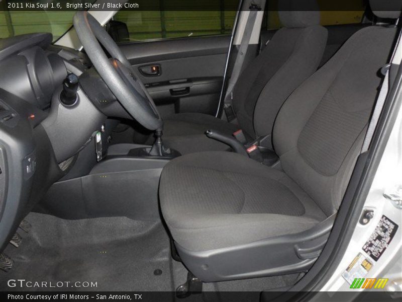 Bright Silver / Black Cloth 2011 Kia Soul 1.6