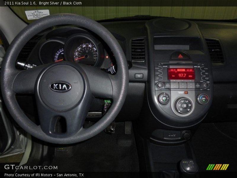 Bright Silver / Black Cloth 2011 Kia Soul 1.6
