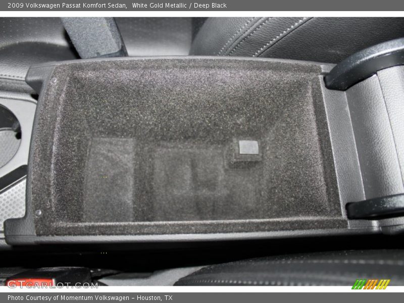 White Gold Metallic / Deep Black 2009 Volkswagen Passat Komfort Sedan