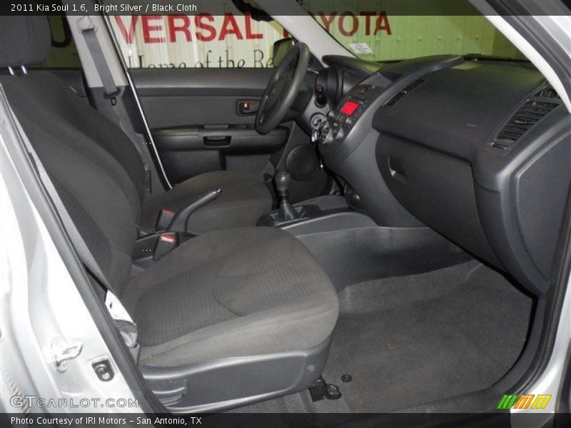 Bright Silver / Black Cloth 2011 Kia Soul 1.6