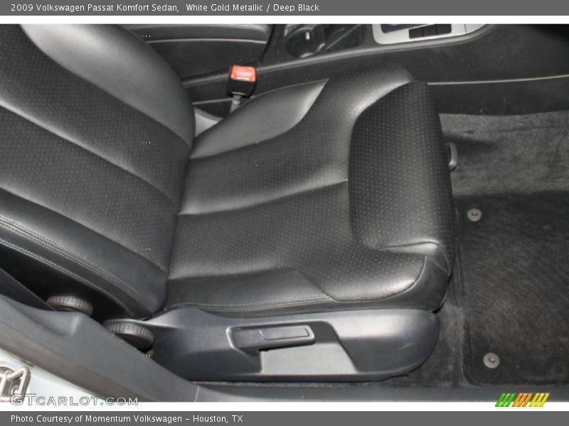 White Gold Metallic / Deep Black 2009 Volkswagen Passat Komfort Sedan