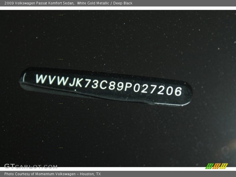 White Gold Metallic / Deep Black 2009 Volkswagen Passat Komfort Sedan