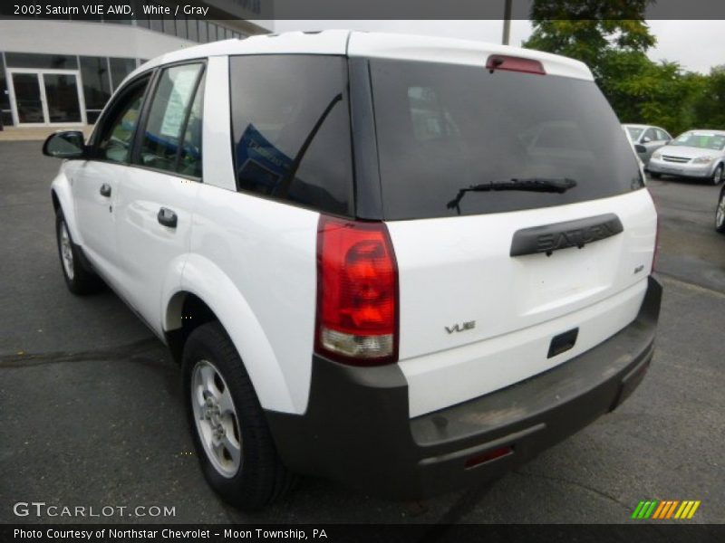 White / Gray 2003 Saturn VUE AWD