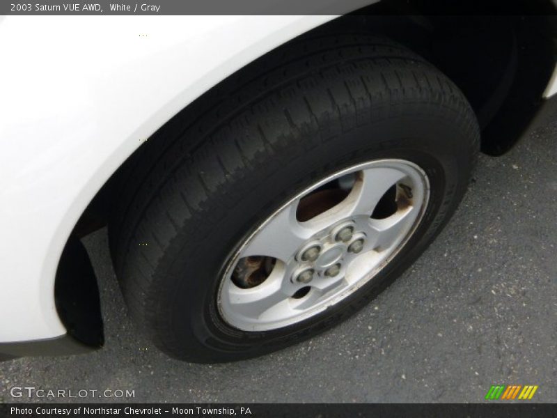 White / Gray 2003 Saturn VUE AWD