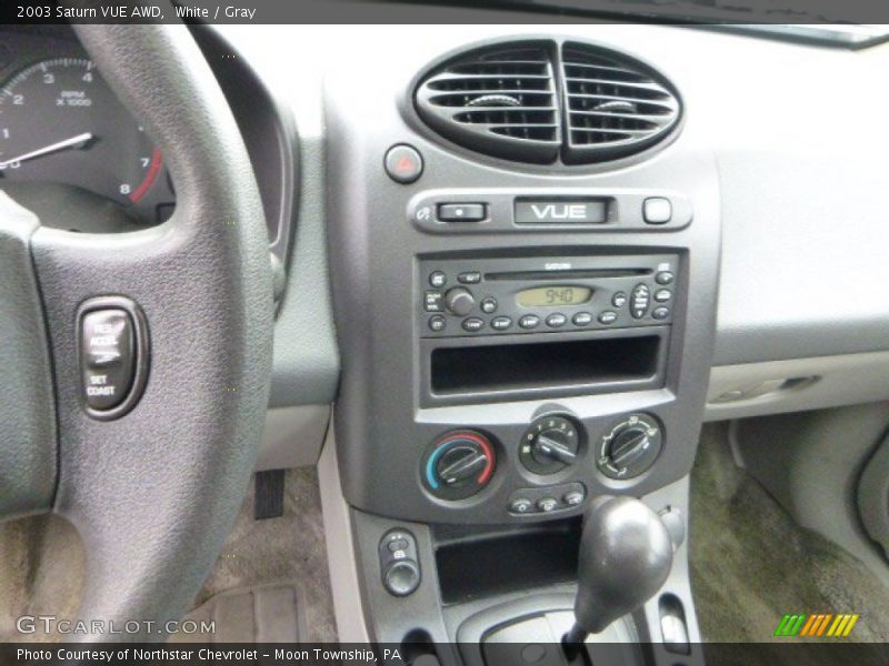 White / Gray 2003 Saturn VUE AWD