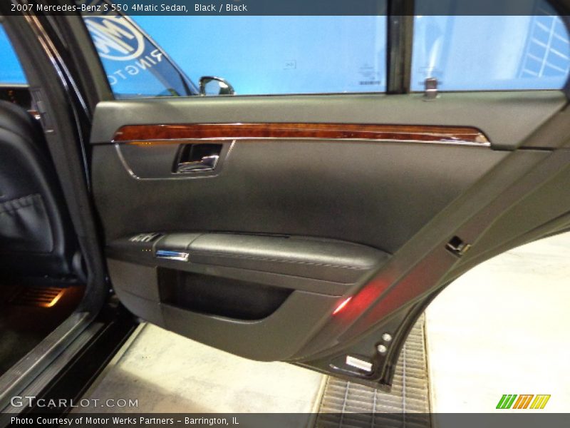 Black / Black 2007 Mercedes-Benz S 550 4Matic Sedan