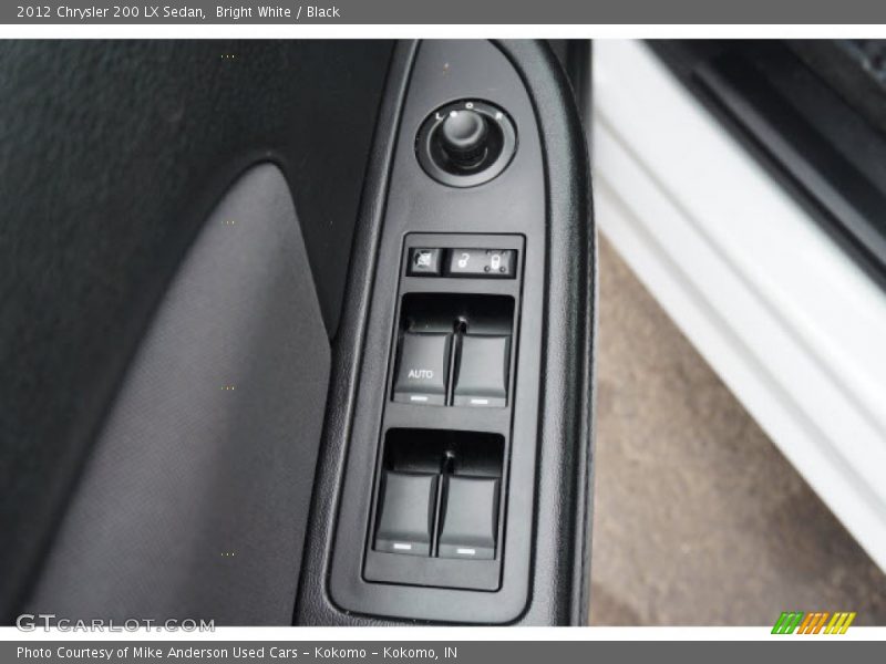 Bright White / Black 2012 Chrysler 200 LX Sedan