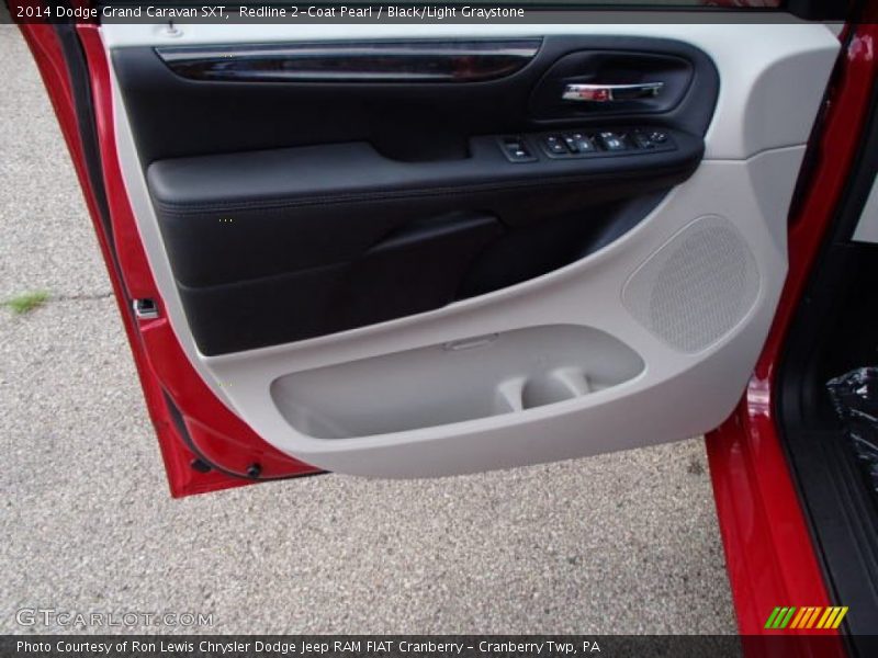 Redline 2-Coat Pearl / Black/Light Graystone 2014 Dodge Grand Caravan SXT