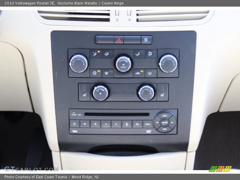 Nocturne Black Metallic / Ceylon Beige 2010 Volkswagen Routan SE
