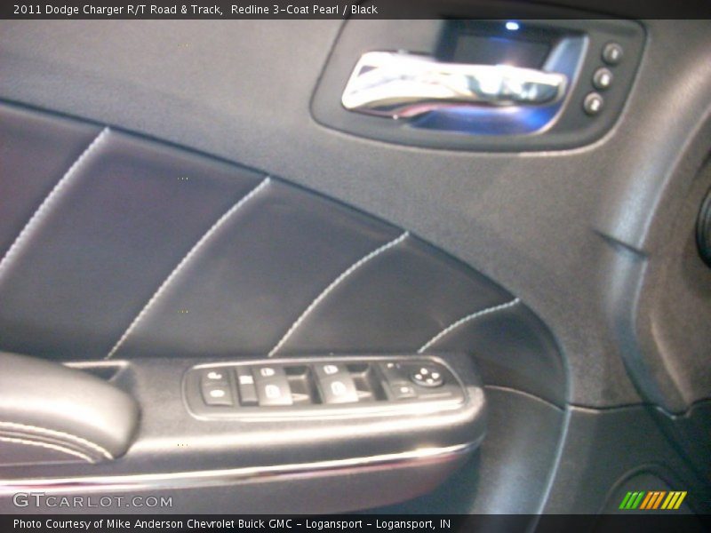 Redline 3-Coat Pearl / Black 2011 Dodge Charger R/T Road & Track