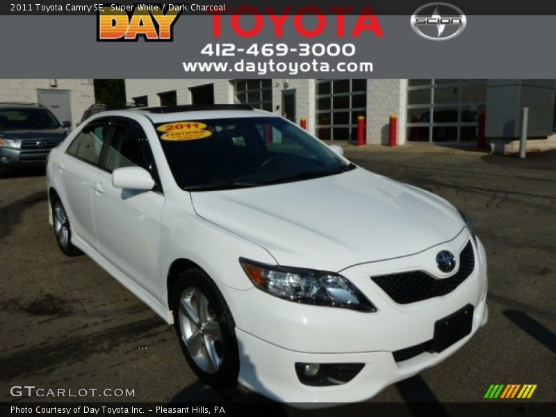Super White / Dark Charcoal 2011 Toyota Camry SE