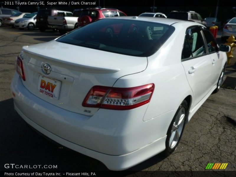 Super White / Dark Charcoal 2011 Toyota Camry SE