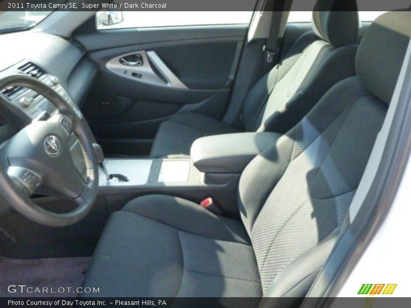 Super White / Dark Charcoal 2011 Toyota Camry SE