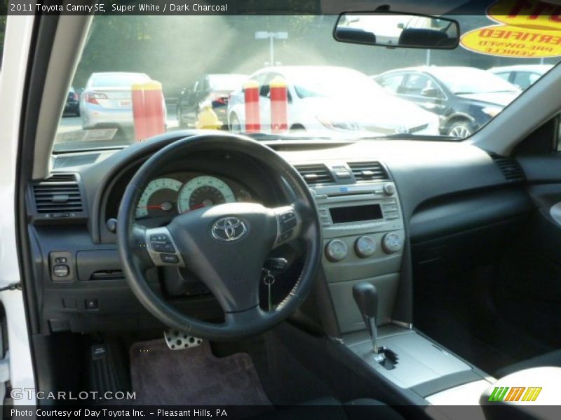 Super White / Dark Charcoal 2011 Toyota Camry SE