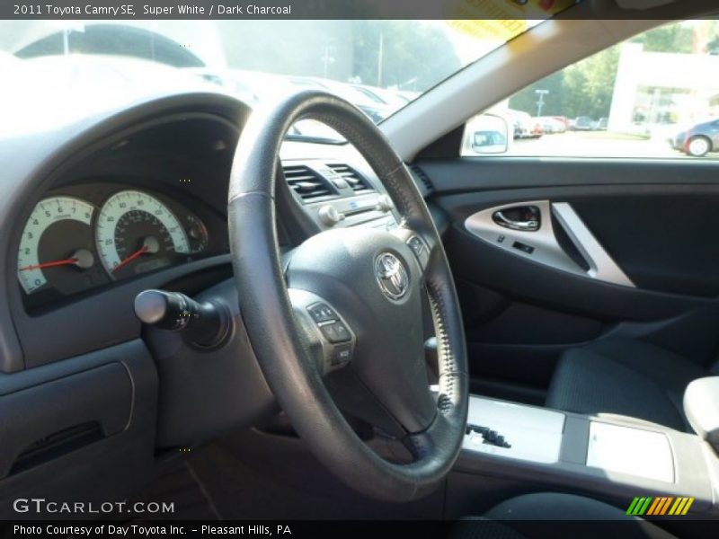 Super White / Dark Charcoal 2011 Toyota Camry SE