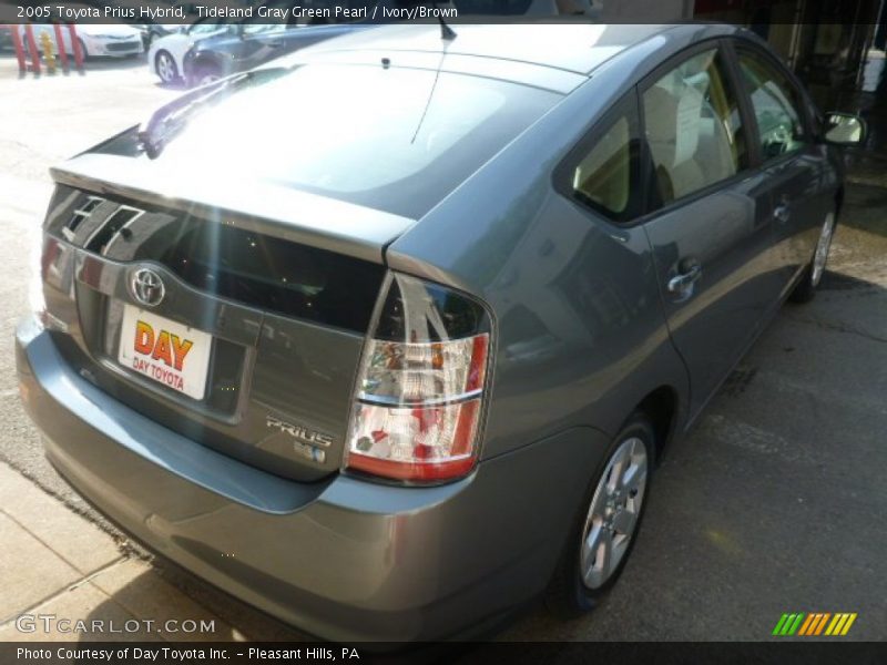 Tideland Gray Green Pearl / Ivory/Brown 2005 Toyota Prius Hybrid