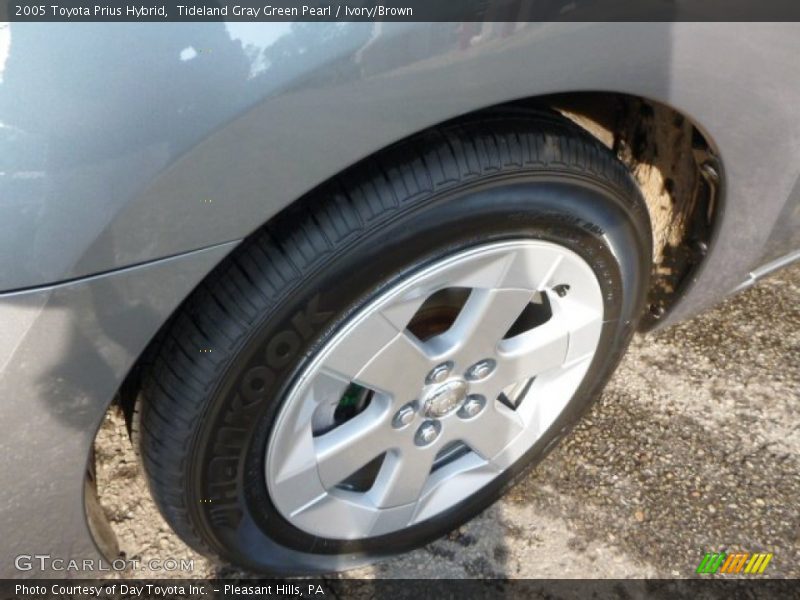 Tideland Gray Green Pearl / Ivory/Brown 2005 Toyota Prius Hybrid