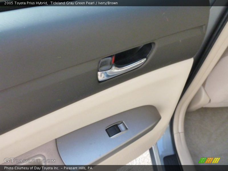 Tideland Gray Green Pearl / Ivory/Brown 2005 Toyota Prius Hybrid