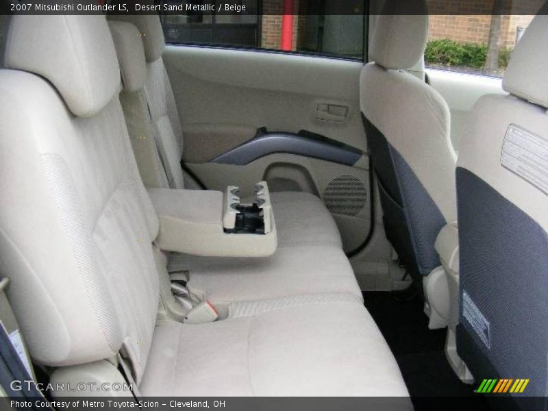 Desert Sand Metallic / Beige 2007 Mitsubishi Outlander LS