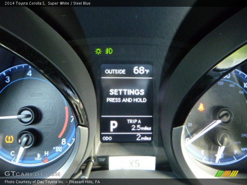 Super White / Steel Blue 2014 Toyota Corolla S