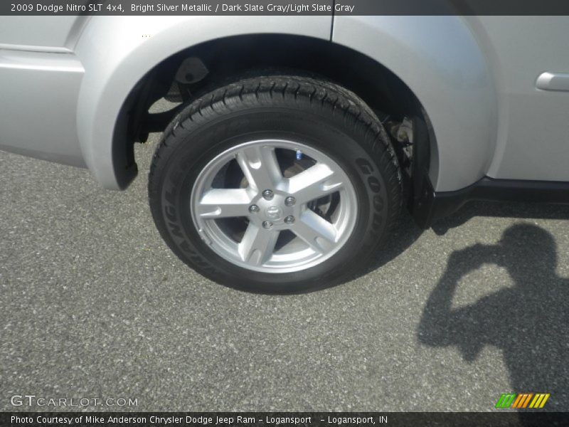 Bright Silver Metallic / Dark Slate Gray/Light Slate Gray 2009 Dodge Nitro SLT 4x4