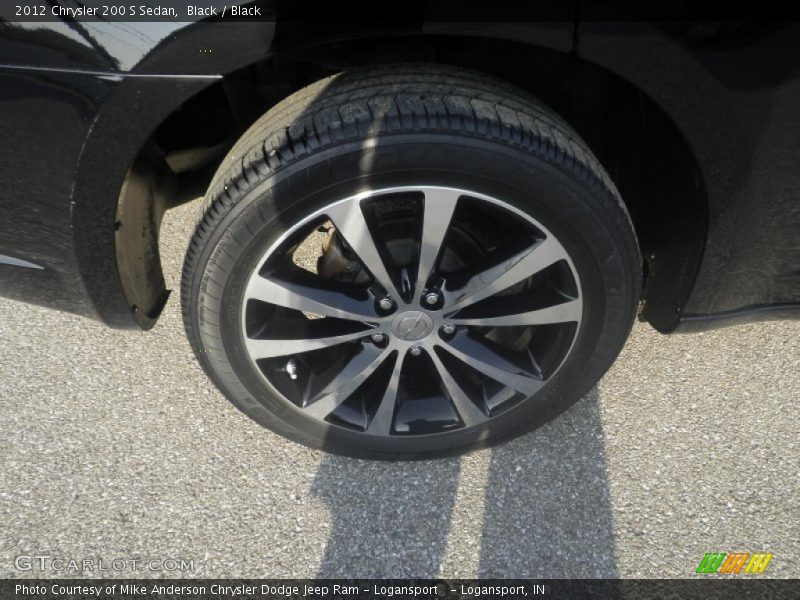 Black / Black 2012 Chrysler 200 S Sedan